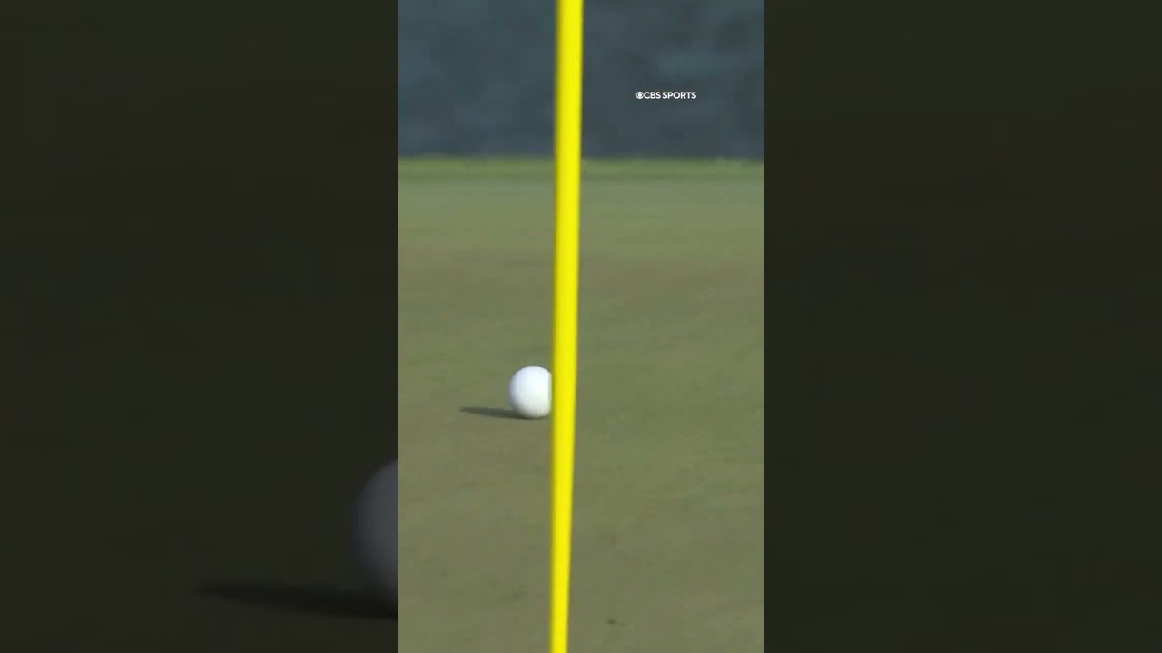 A double bogey at No. 15 for Rory.