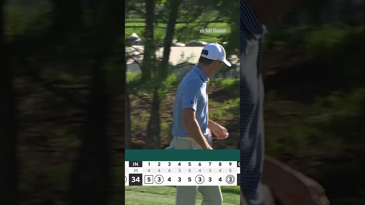 Jordan Spieth sinks an eagle putt... wait for Si Woo Kim's reaction 😂 #shorts