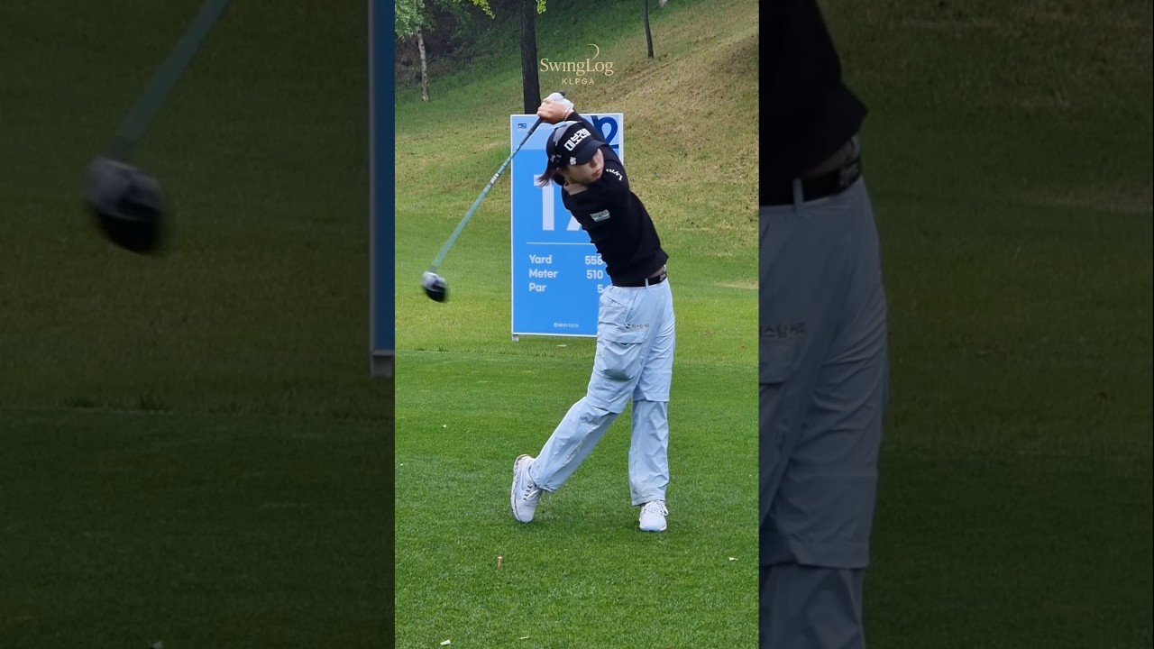 부드럽게 휘두르는데… 왜 이렇게 멀리 가지?