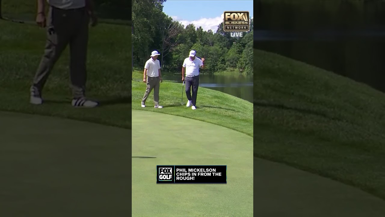 Phil Mickelson is on FIRE with his wedges! 🔥 #philmickelson #livgolf #golf #birdie