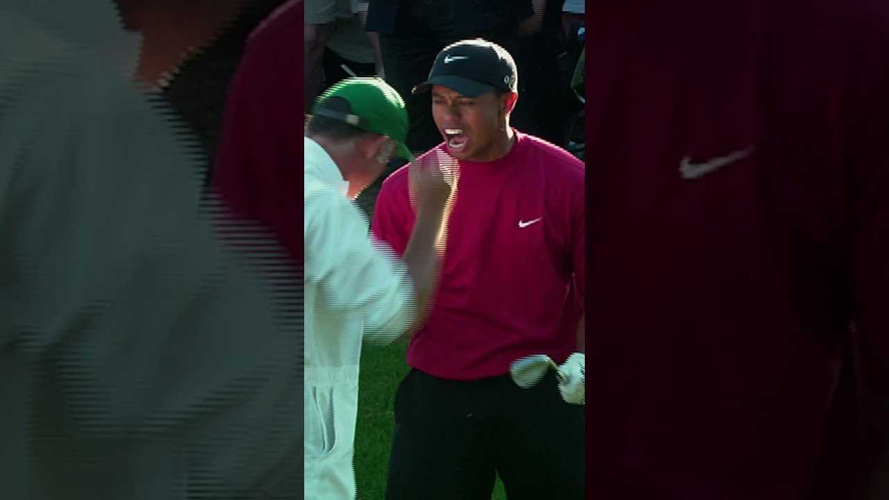 Tiger’s chip on No. 16 from two angles. #themasters #tigerwoods