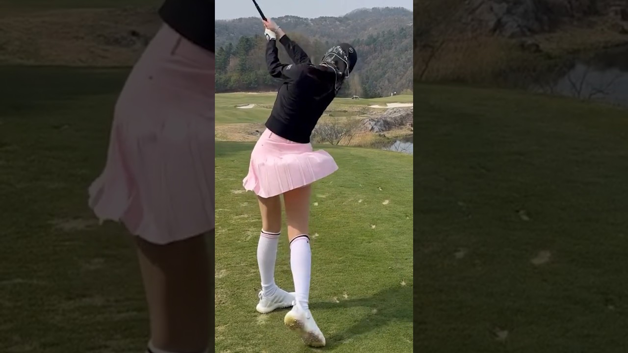 너무 예쁜 스커트와 얼굴 깜싼 보자기의 어울림.안신애프로_줌인스포츠TV #한국#대한민국#여자#프로#선수#KLPGA#미녀#미인#골퍼#골프#드라이버#슬로우모션#티샷#스윙#레슨