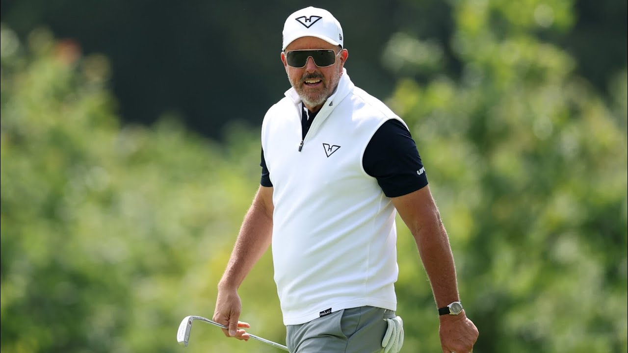 フィル・ミケルソンがツアー選手権でのパトリック・カントレーのスロープレーについて冗談を言う