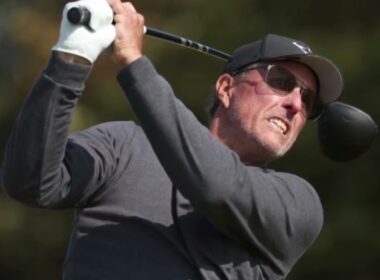 フィル・ミケルソンは、PGAツアーでの痛ましい行動の後、パトリック・カントレーを皮肉を込めて攻撃した。