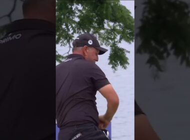 Was Phil Mickelson’s flop shot the best golf shot you’ve seen this year? 👀 #golf #LIVgolf