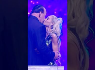 The Undertaker proudly inducts his wife, Michelle McCool into the 2025 #WWEHOF! ❤️