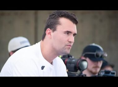 フィル・ミケルソンは、ユタ州のイベントで襲撃され、チャーリー・カークが悲劇的に亡くなったことに「打ちのめされている」