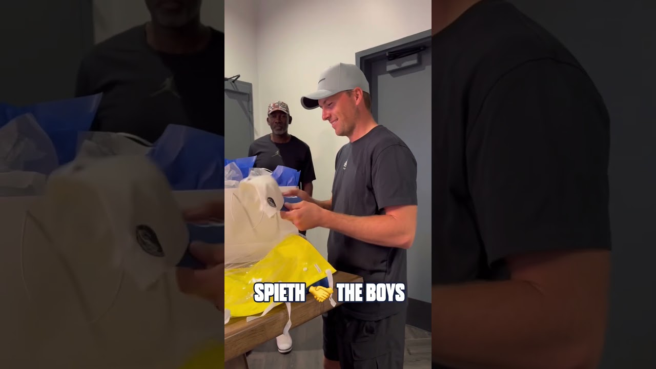 Special visitor in the gym 👀 #golf #jordanspieth #fyp