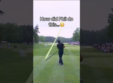 They don’t call him Phil the Thrill for nothing 😅 #golf #LIVGolf