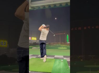 右膝を伸ばすバックスイング。今すぐやめて。 #ゴルフ