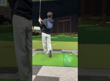 Massive distance with an iron club!この飛距離、見て！！#ゴルフ練習 #爆飛び #golf #golfshorts #ゴルフ