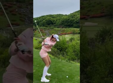 Model Looks, Tour Skill! 🔑 Her Easy Iron Tip