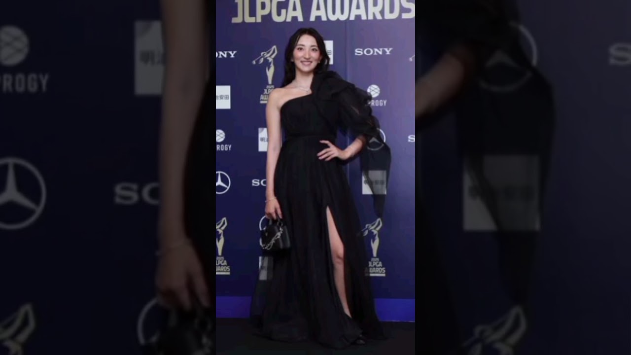 ①「まるで女優…✨ 脇元華、JLPGAアワードで見せた“素顔の笑顔”」②「この一言で空気が変わった…📸 脇元華を笑顔にした声の正体」