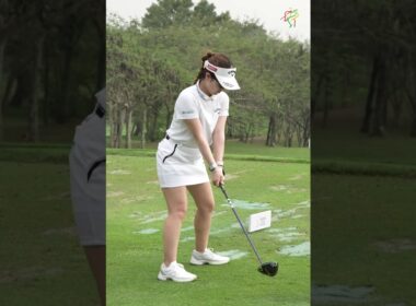 アドレスからフィニッシュまで、水が流れるように滑らかに繋がる西村優菜選手のスイング