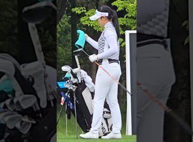 너무 예쁜 드라이버 헤드커버 벗기는 유현조프로_여행사랑TV #KLPGA #골프 #스윙 #미녀 #골퍼 #슬로우모션 #드라이버 # 티샷 #레슨 #한국 #대한민국 #여자 #프로 #선수