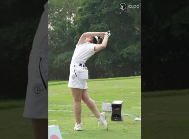 It goes on smoothly from the address to the finish. She is Yuna Nishimura.