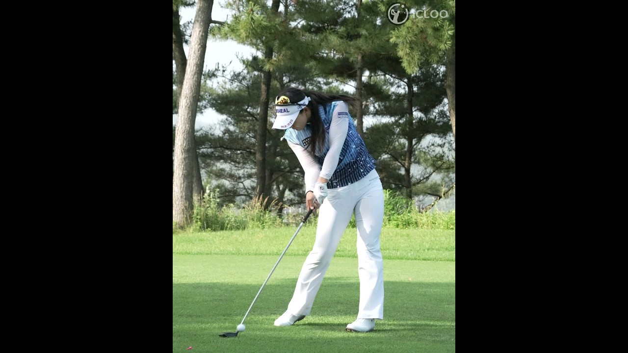 Check out Wood Swing's textbook in slow motion. She is Jihyo Jung, KLPGA tour professional.