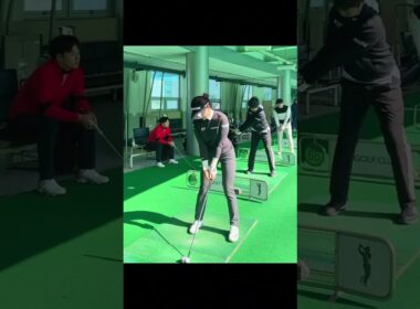 환한 미소의 유현주 프로 정석 스윙