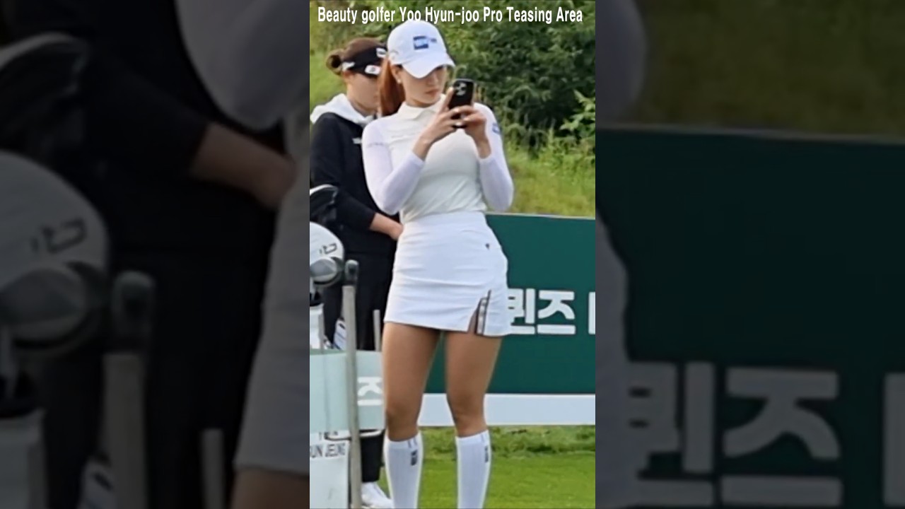 티잉에리어에서 휴대폰삼매경인 세계 최고 몸짱얼짱 8등신 미녀골퍼 유현주프로 #골프 #미녀골퍼 #유현주 #8등신 #몸짱 #티잉에리어 #골프스윙 #휴대폰 #스포츠스타 #여자골프